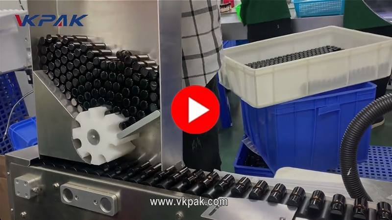 Αυτόματο οριζόντιο μηχάνημα ετικετοποίησης φιαλών αιθέριων ελαίων