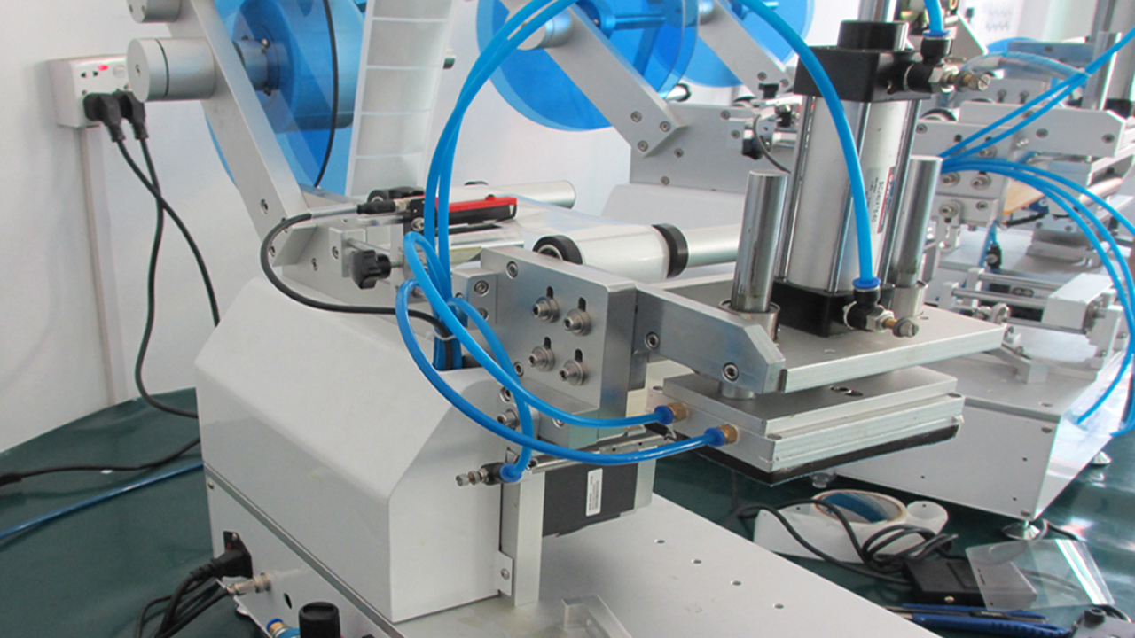 Μηχάνημα επισήμανσης πλαστικών σακουλών σακουλών Ημιαυτόματο για επίπεδη επιφάνεια