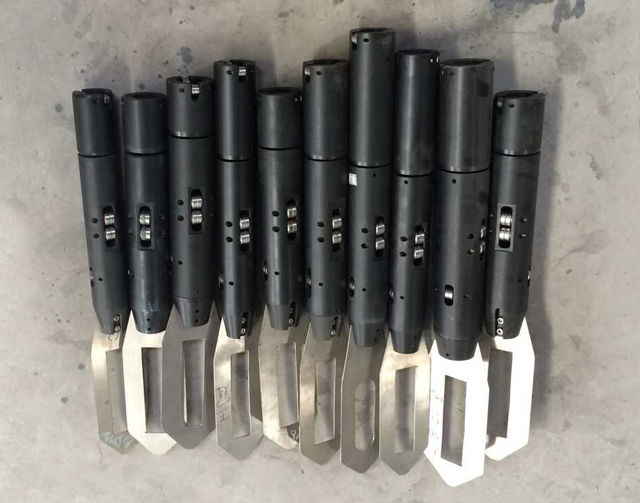 Μηχανές ετικετοποίησης κεντρικού στύλου.jpg