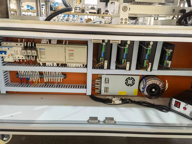 ηλεκτρικό ντουλάπι.jpg