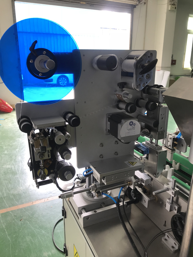 μηχανή ετικετών με printer.jpg