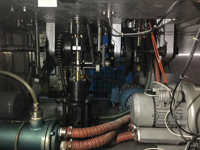 internal structure for filling sealing machines σφράγιση πλήρωσης σωλήνων στο εσωτερικό του μηχανήματος.jpg