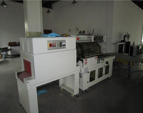L type sealing shrinkage packing machine L στεγανοποιητική συρρίκνωση περιτυλίγματος μηχανή.jpg