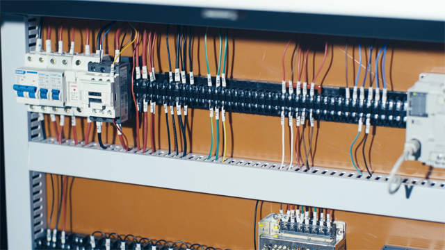 ηλεκτρονική πλακέτα.jpg