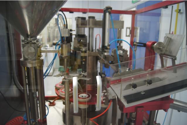 automatic tubes filling sealing machine for toothpaste δεξαμενή αποθήκευσης.jpg