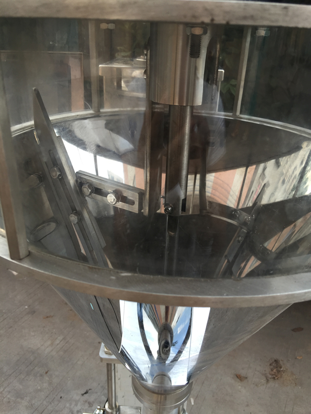 νέα μηχανή για πλήρωση σε σκόνη (1).jpg