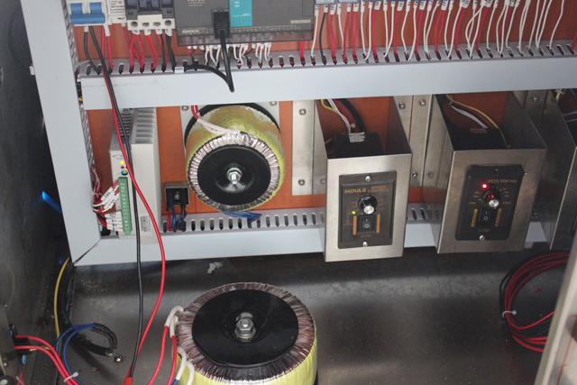 εσωτερική μηχανή ηλεκτρονική.jpg