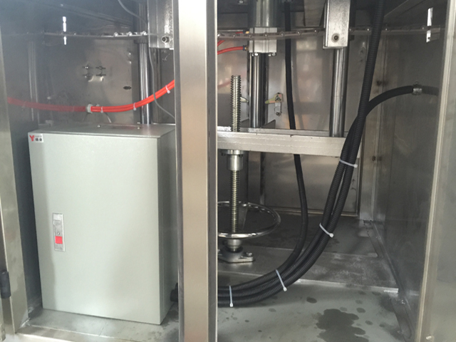 εσωτερικά δοχεία σφράγισης καπακιού μηχάνημα.jpg