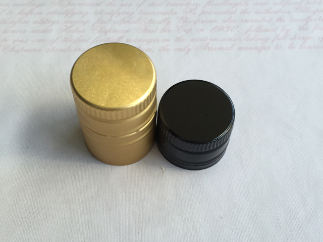 screw caps μεταλλικά καπάκια.jpg