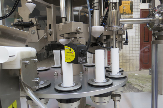 εξοπλισμός σφράγισης πλήρωσης σωλήνων.jpg