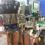 Προσαρμοσμένη γραμμή πλήρωσης υγρού μικρού μπουκαλιού E με προσαρμοσμένο μονομπλόκ