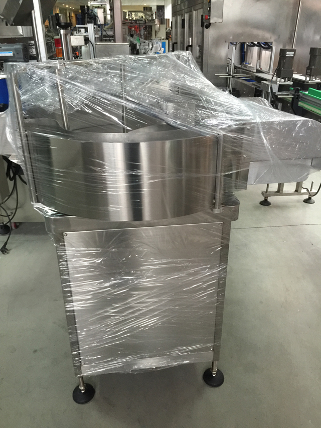 μπουκαλάκια τραπέζια.jpg