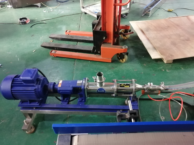 Μηχανή πλήρωσης 12 κεφαλών με θερμαντήρα ανάμειξης (3).jpg