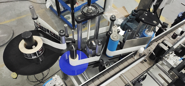 μηχάνημα αυτοκόλλητων ετικετών.JPG