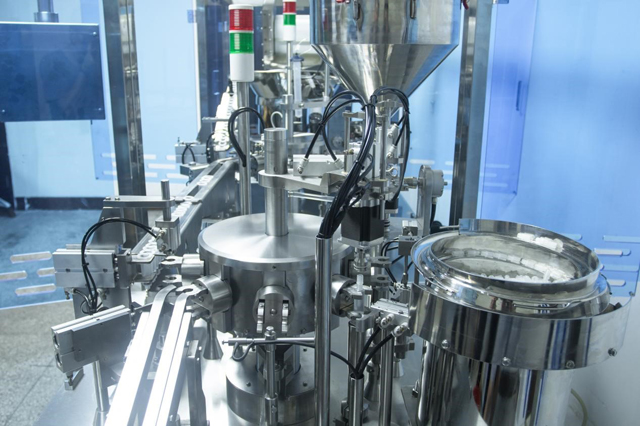 γραμμή πλήρωσης συρίγγων (3).jpg