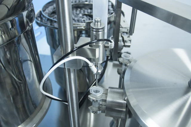 γραμμή πλήρωσης συρίγγων (4).jpg