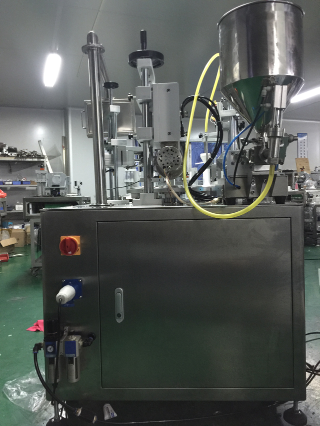 tubes filling ultrasonic sealing machine semi automatic πίσω πλευρά σωλήνων πλήρωσης στεγανοποιητική μηχανή.jpg