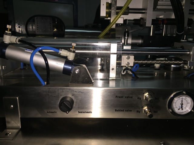 horizontal filling machine for filling process μηχάνημα οριζόντιας πλήρωσης για σωλήνες πλήρωσης sealer.jpg