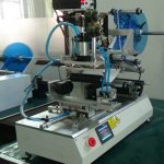 Πνευματικό επίπεδο τετράγωνο στρογγυλό κυλιόμενο μηχάνημα ετικετών με κωδικοποιητή