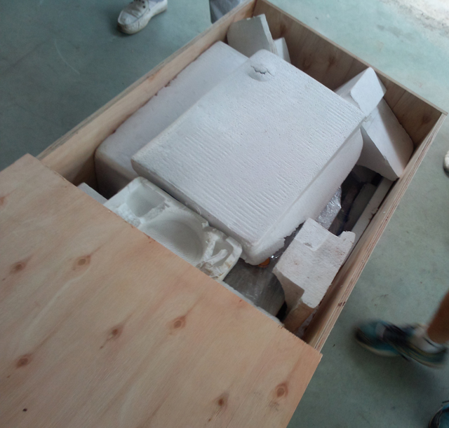 wooden case packaging before ocean shipping συσκευασία για μηχανή ετικετών.jpg