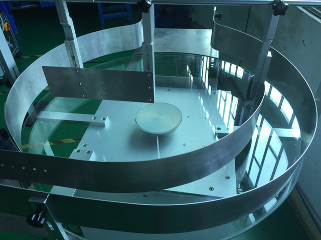 στρογγυλά τραπέζια για την επισήμανση μπιμπερό.jpg